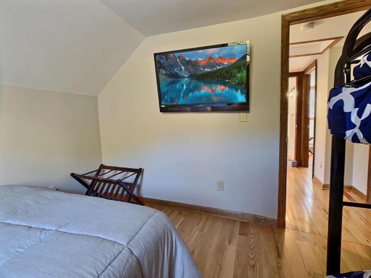 Maples Retreat - 2 Acres - Fireplace 埃利科特维尔 外观 照片